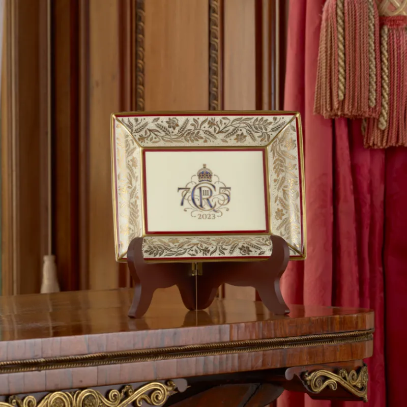 Discount The King'S 75Th Birthday Limited Edition Red Tray His Majesty The King'S 75Th Birthday